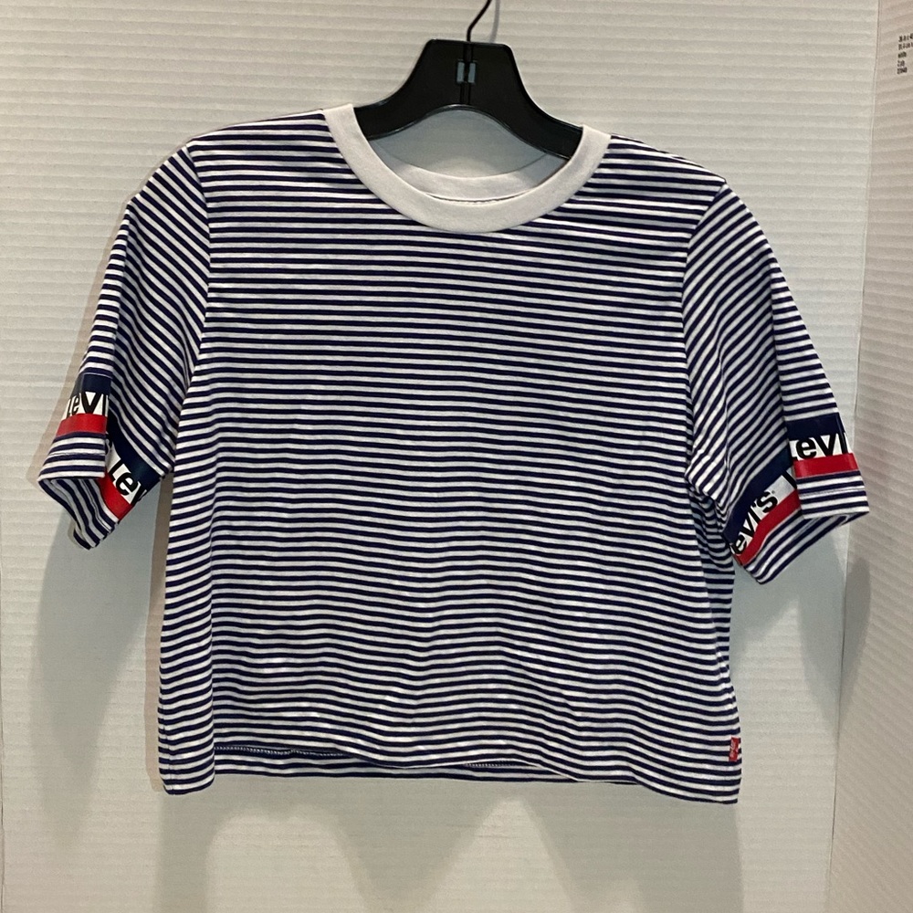 A Levi’s, striped, girls crop shirt